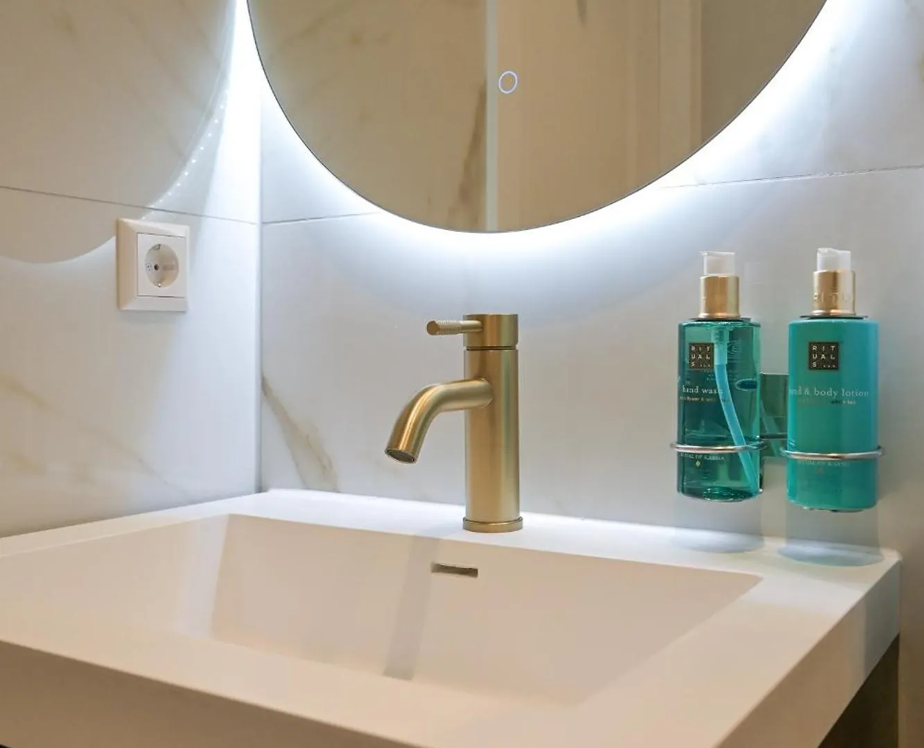 Novallure Downtown - Short Stay Apartments 海牙